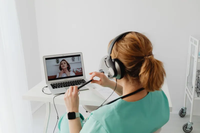 Telehealth or the Exam Room? A Physician's Frank Guide to Choosing the Right Care Setting